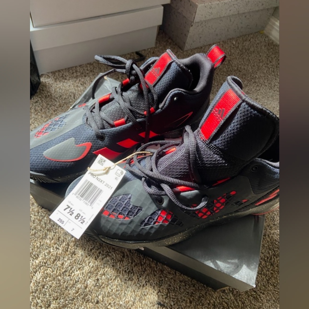Mens Adidas NEW